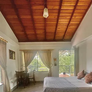 e-stay-hanthana-kandy.kandyhotelsnow.com/